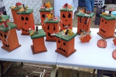 Punkin-heads-at-market